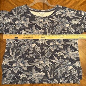 Tommy Bahama Women’s Floral Print Blue and White (Sweat) Shirt Size XL